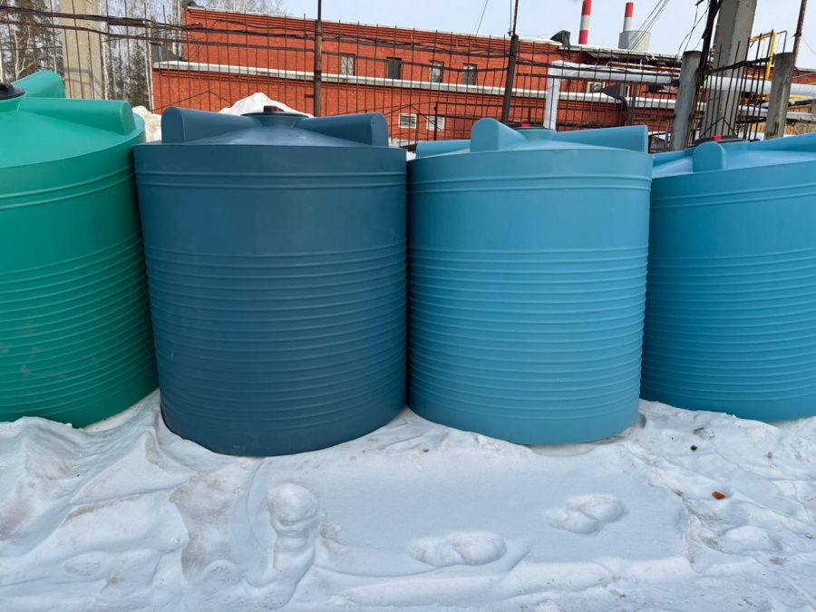 Пластиковая емкость для воды  2000 л
