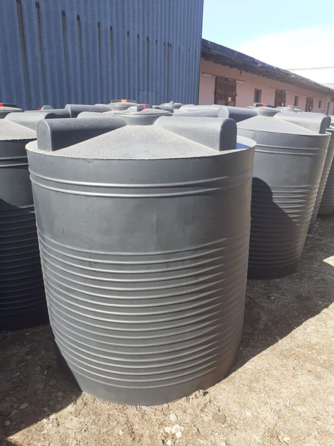 Пластиковая емкость для воды  2000 л