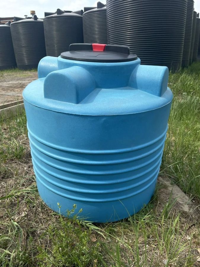 Пластиковая емкость для воды 200 л