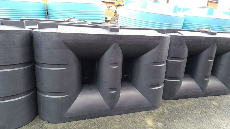 Прямоугольный бак для для воды 2000 л