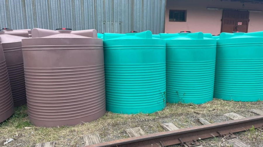 Пластиковая емкость для воды  2000 л