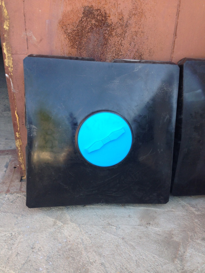 Пластиковый бак для душа